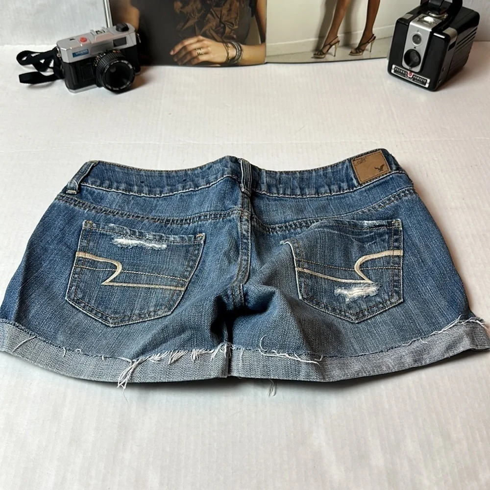 American Eagle Distressed Denim Shorts Size 2 Medium Wash Cuffed Festival Y2K